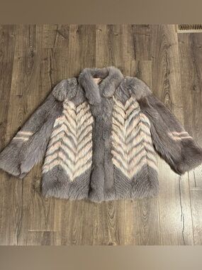 Vintage Saga Fox Silver Fox Fur Coat size Medium Pink & Grey w/ Pink Liner